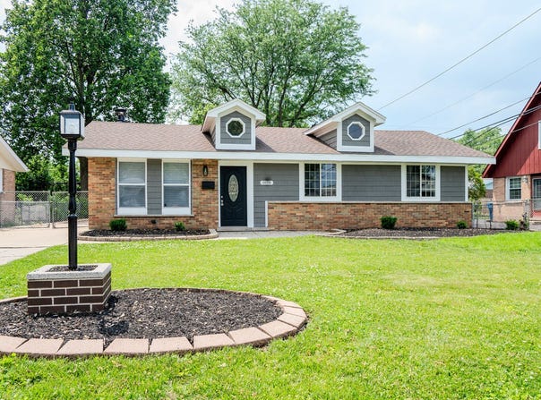 13110 W Playfield Drive, Crestwood, IL 60418