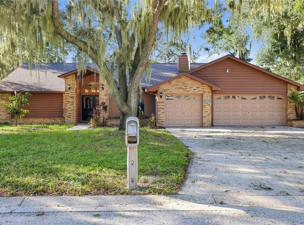 1005 HOLLYBERRY Court, BRANDON, FL 33511