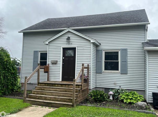 1544 Division Street, Webster City, IA 50595