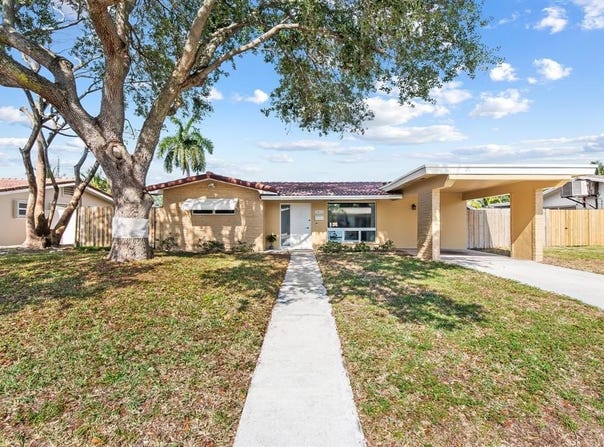 1812 N 44th Ave, Hollywood, FL 33021