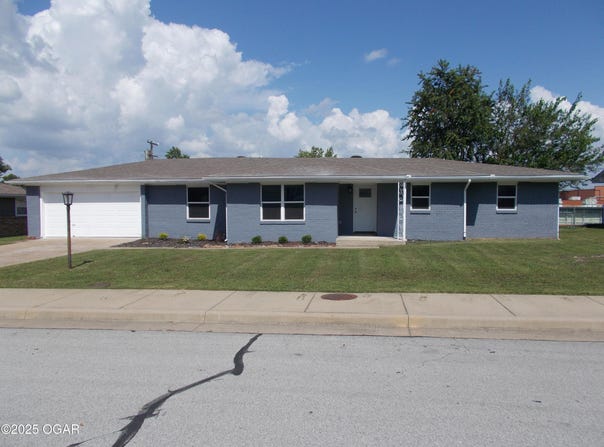 2705 S Michigan Avenue, Joplin, MO 64804