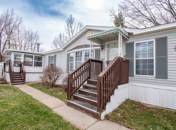 314 Piedmont Drive SE, Kentwood, MI 49548