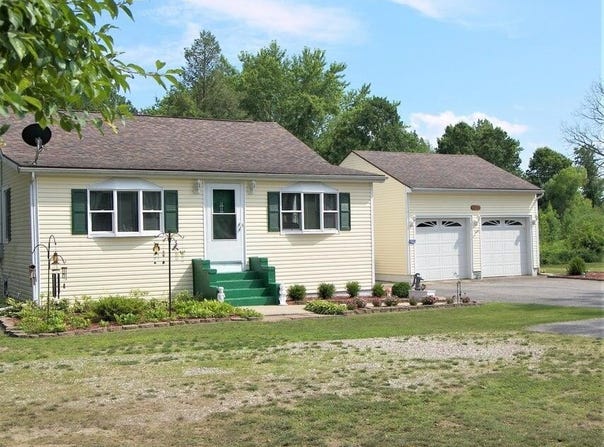 19449 US Highway 12, New Buffalo, MI 49117