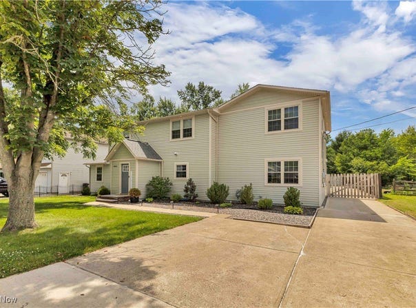 9892 Valleyview Drive, Columbia Station, OH 44028