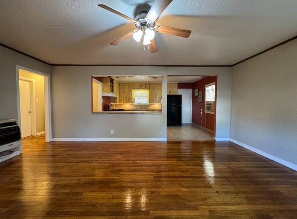 607 Lavaca, Cuero, TX 77954