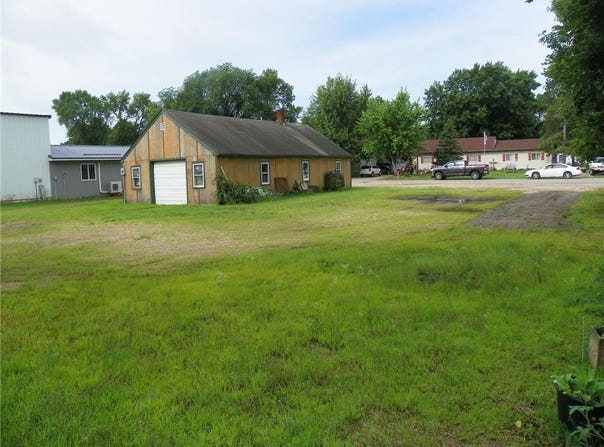 421 S Chandler Avenue, Litchfield, MN 55355