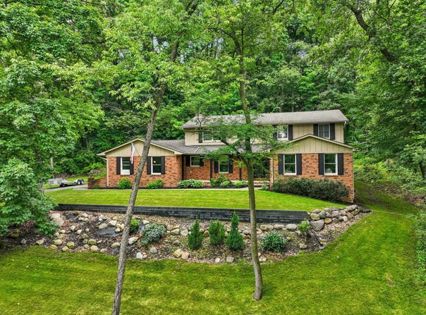 6047 Sundance Trail, Brighton, MI 48116