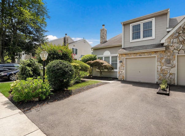 7001 BIRDIE LANE, DOYLESTOWN, PA 18901