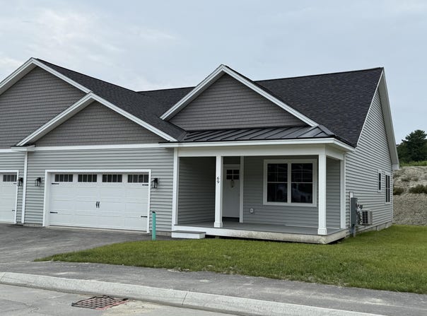 69 Brooks Edge Farm Road, Westbrook, ME 04092