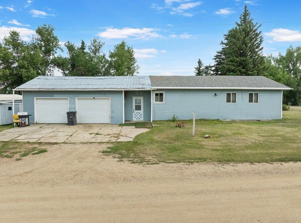 204 2nd Ave, Benedict, ND 58716