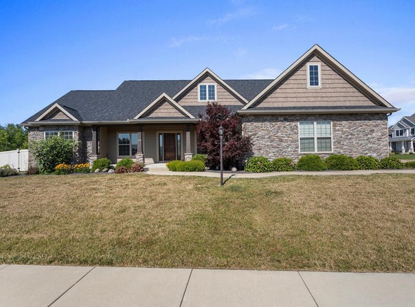 1101 Cascade Drive, Savoy, IL 61874