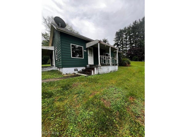 9894 Salem Hollow RD NE, New Straitsville, OH 43150