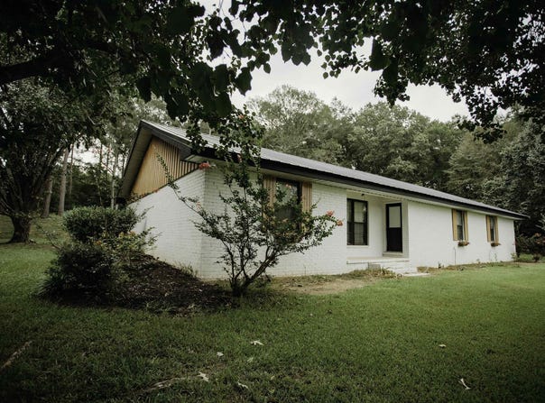 969 Pigeon Hill Rd., Strong, AR 71765