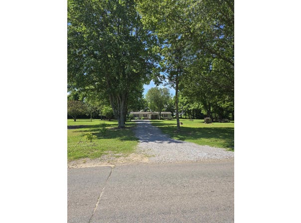 733 Martin Dr E, Wynne, AR 72396
