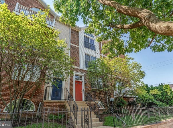 3004 S GLEBE RD, ARLINGTON, VA 22206