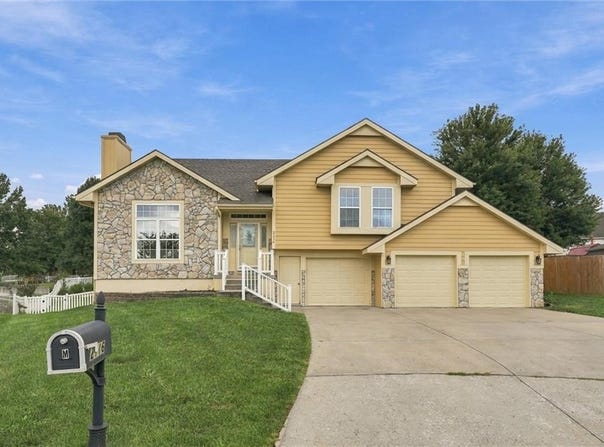 2116 Bradford Place, Excelsior Springs, MO 64024
