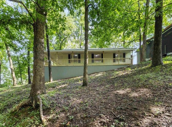 210 Clubhouse Dr, Hawesville, KY 42348
