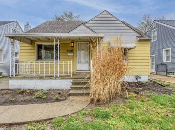 26308 Culver St, Saint Clair Shores, MI 48081