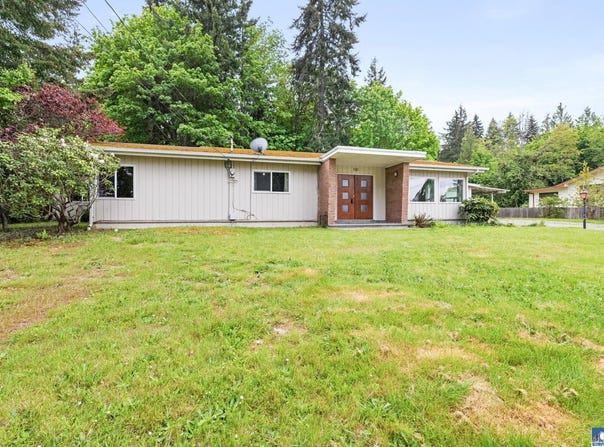 130 Viewcrest Ave, Port Angeles, WA 98362