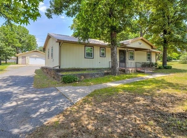 415641 E 1094, Checotah, OK 74426