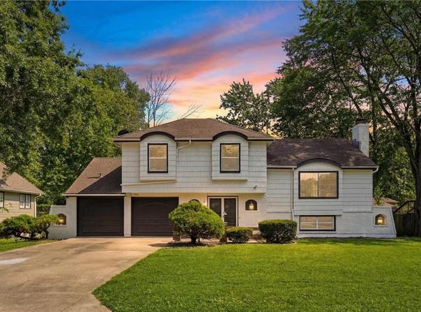 6901 E 127th Terrace, Grandview, MO 64030