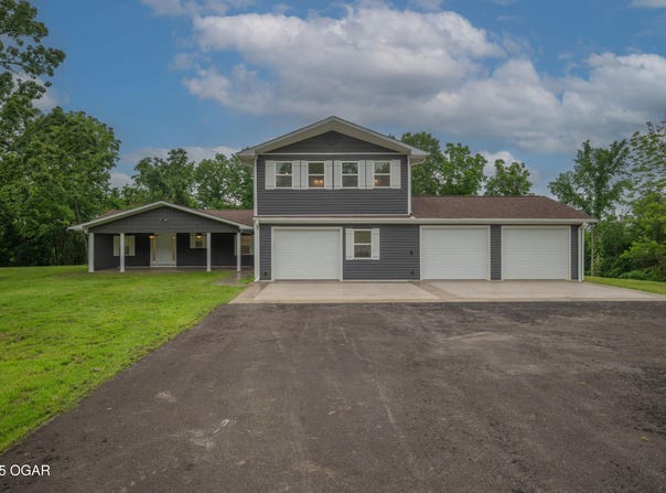 1546 S School Street, Goodman, MO 64843