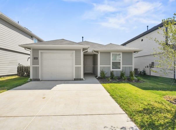 5509 Corduroy Road, Krum, TX 76249