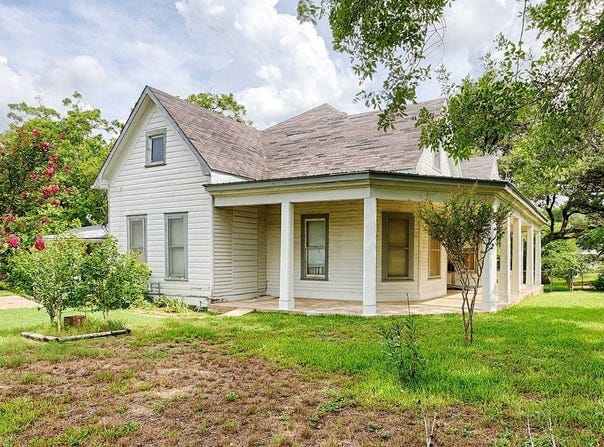 705 Baumgarten Street, Schulenburg, TX 78956
