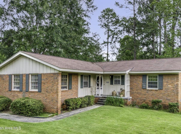 1751 Clubview Dr, Alexander City, AL 35010