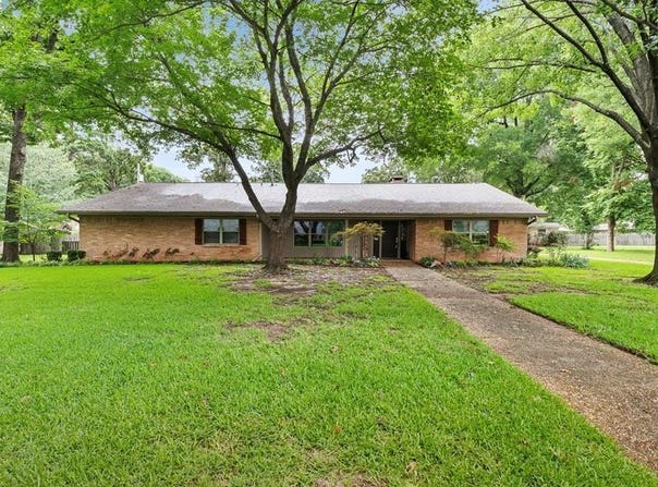 6 Knightsbridge Pl, Texarkana, TX 75503