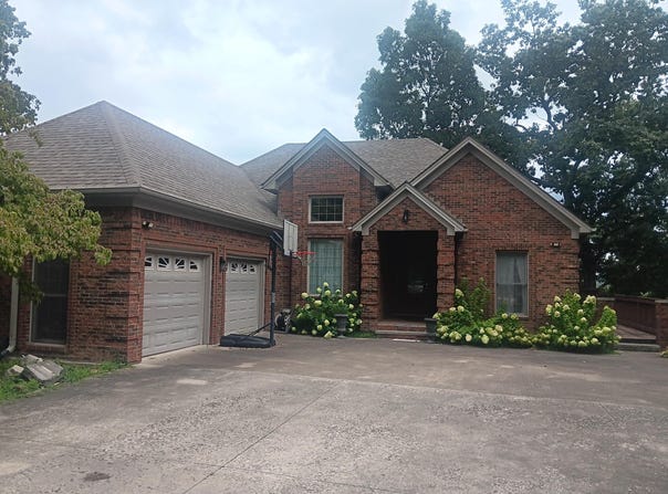 202 Oak Ridge Drive, Irvine, KY 40336