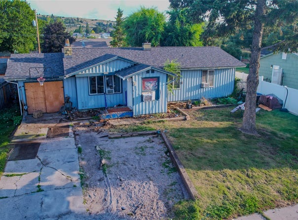 404 12th Avenue E, Polson, MT 59860