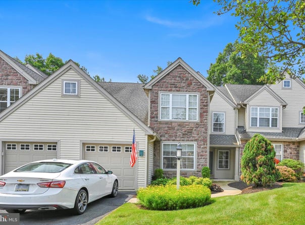 116 HAWK VALLEY LANE, DENVER, PA 17517