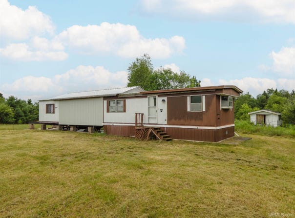 104 Carney Dam, Crystal Falls, MI 49920