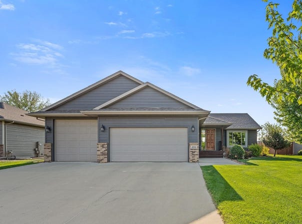406 S Shebal Ave, Harrisburg, SD 57032