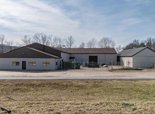 1321 Dupont Road, Parkersburg, WV 26101