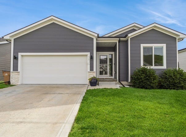 1636 S Redtail Avenue, West Des Moines, IA 50265