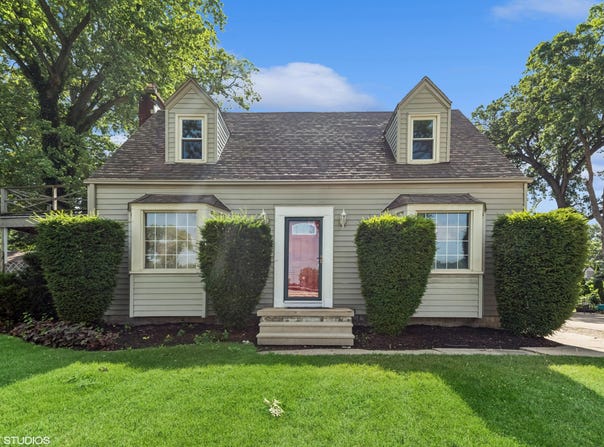 7411 Broadway, Merrillville, IN 46410