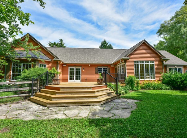 3550 Division Rd, Jackson, WI 53037