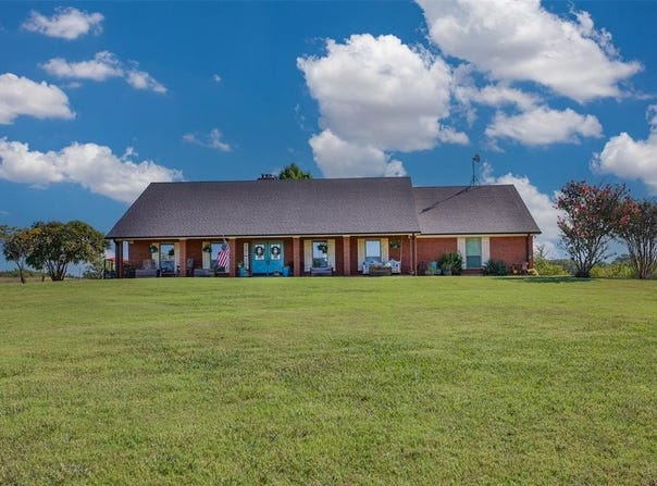 491 Navajo Road, Whitesboro, TX 76273
