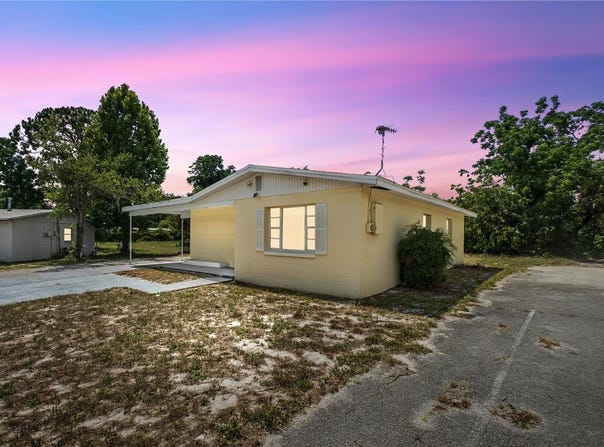 1125 EMERALD DRIVE, MOUNT DORA, FL 32757