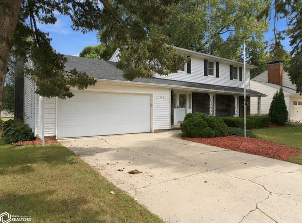109 Lakeview Drive, Mason City, IA 50401