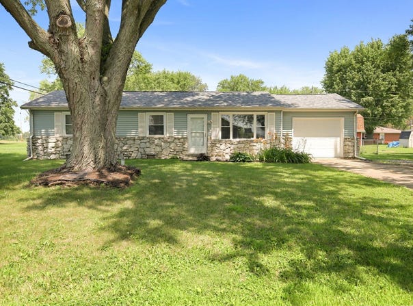 3204 W Sunblest Drive, Muncie, IN 47302
