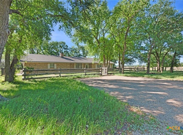 1830 Fm 221, Hamilton, TX 76531