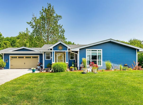 6912 SE Vandalia Drive, Pleasant Hill, IA 50327