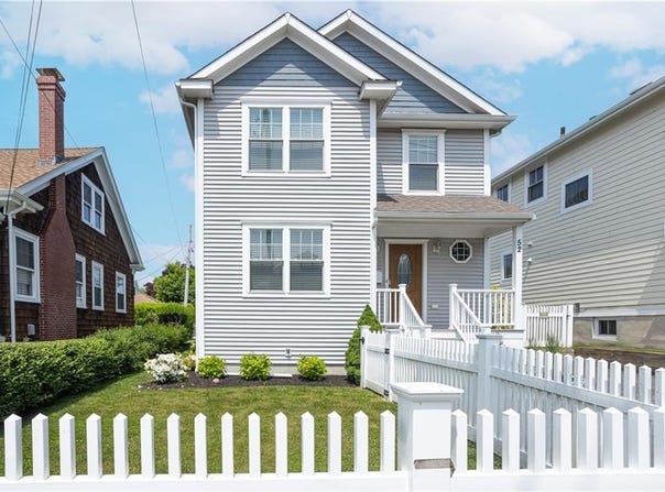 52 Bedlow Avenue, Newport, RI 02840
