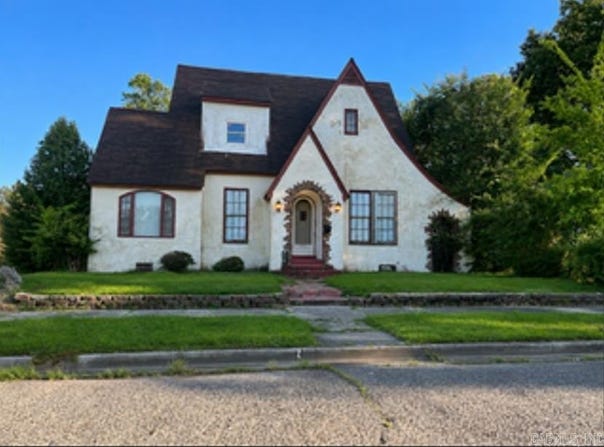 1002 W 24th Avenue, Pine Bluff, AR 71603