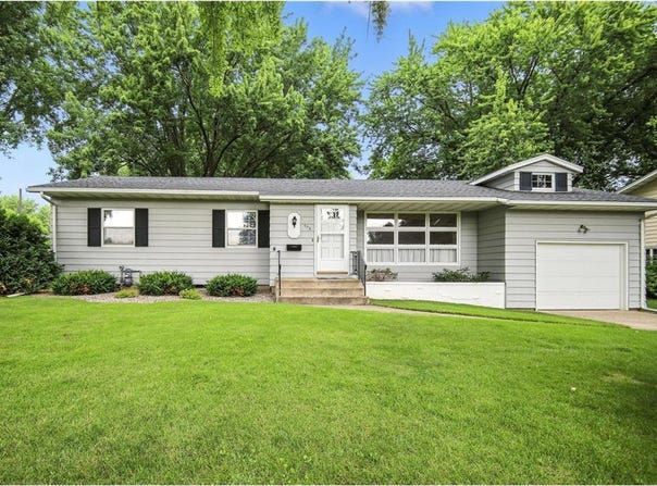 556 12th Street SE, Owatonna, MN 55060