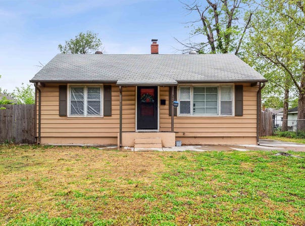 2149 S Victoria St, Wichita, KS 67211