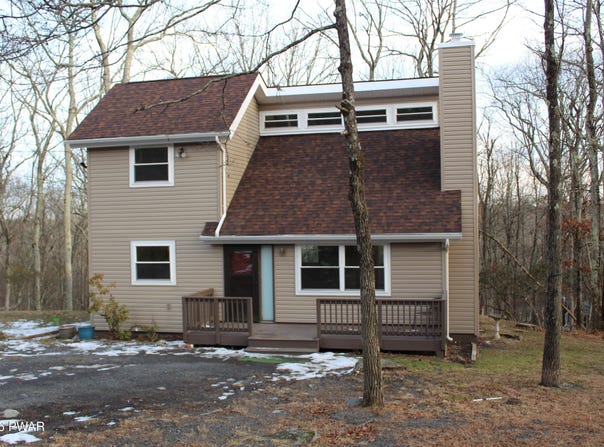 134 Hilltop Drive, Dingmans Ferry, PA 18328
